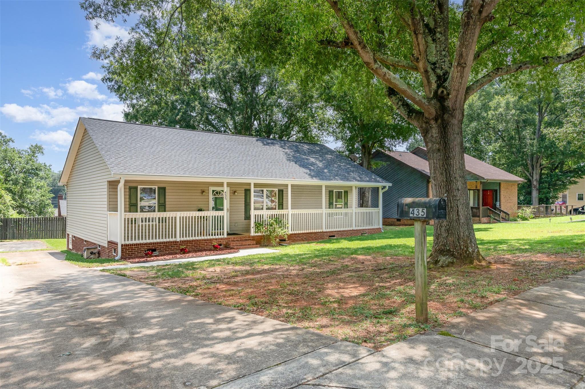 Property Photo: 435 Kimbrook Court SC 29730