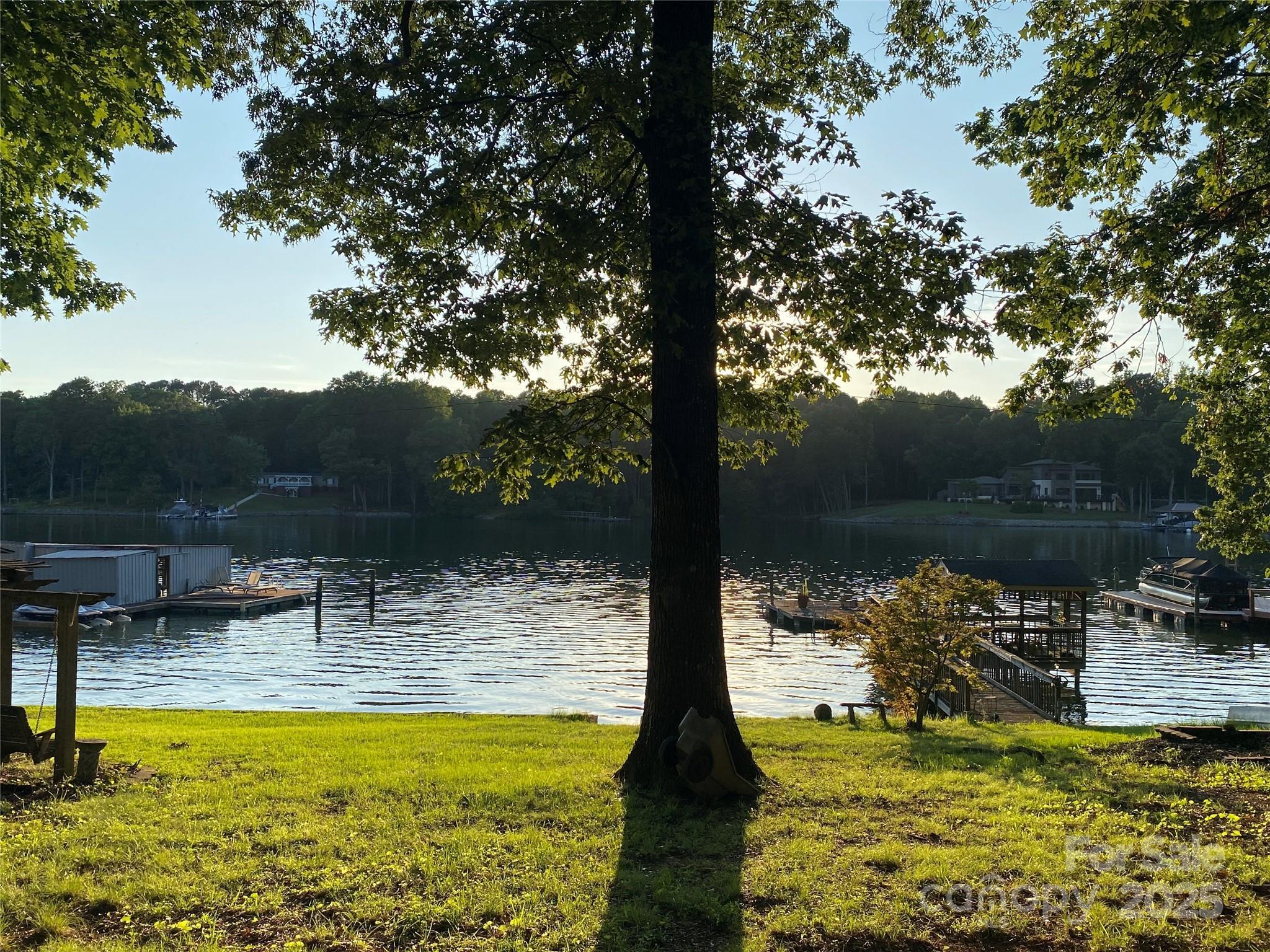 Property Photo: 4927 Vagabond Lane NC 28673