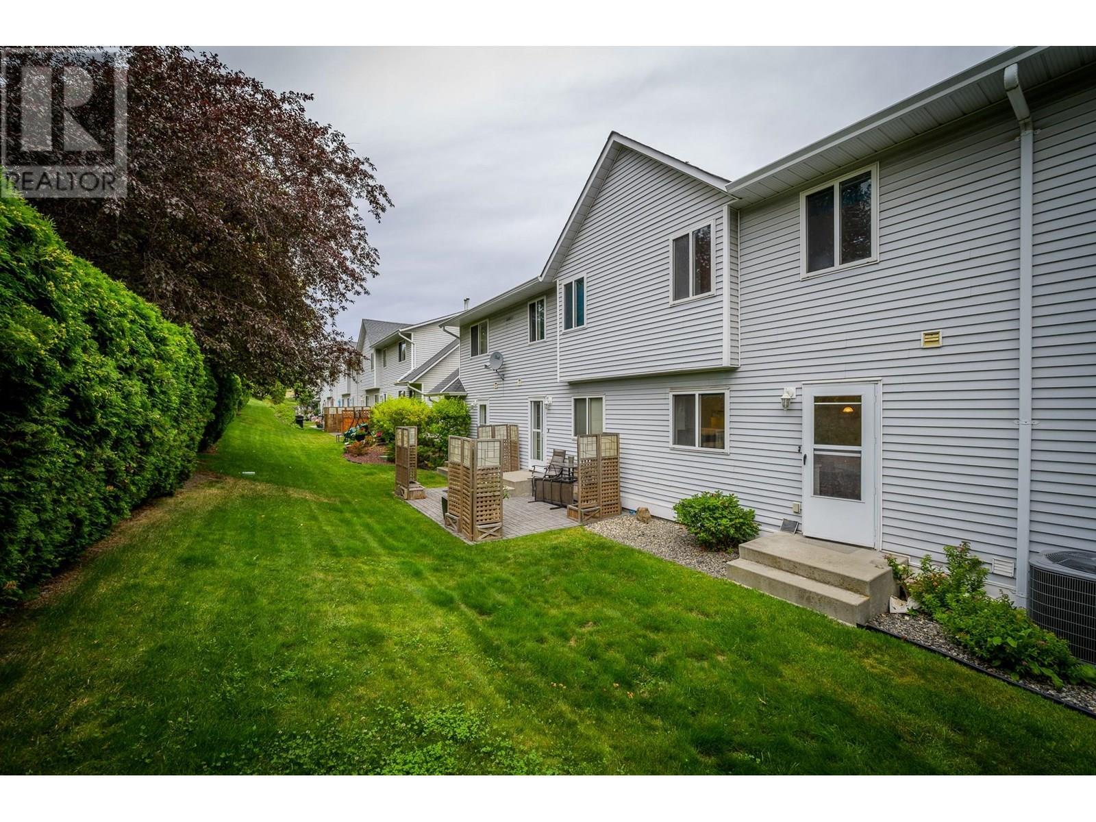Property Photo: 2084 Robson Place 4 BC V2E 2M6