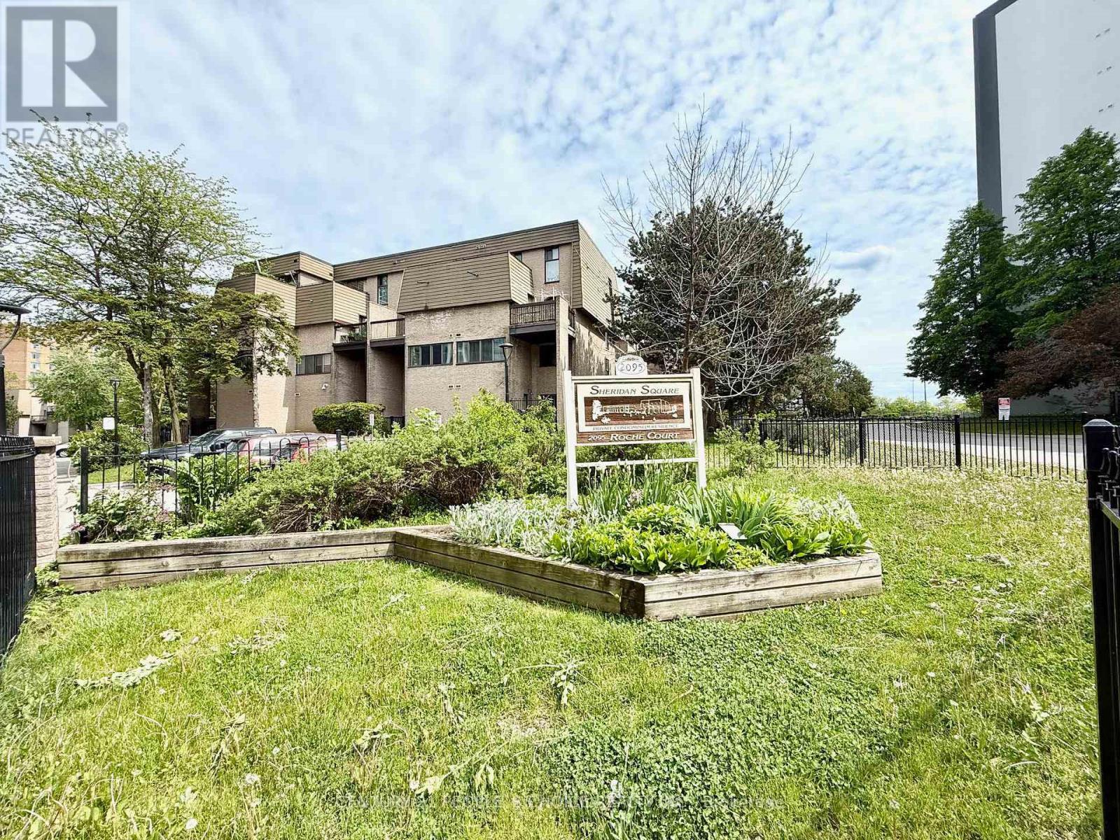Property Photo: 2095 Roche Court 216 ON L5K 2C8