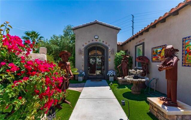 Property Photo: 40518 Corte Placitas CA 92260