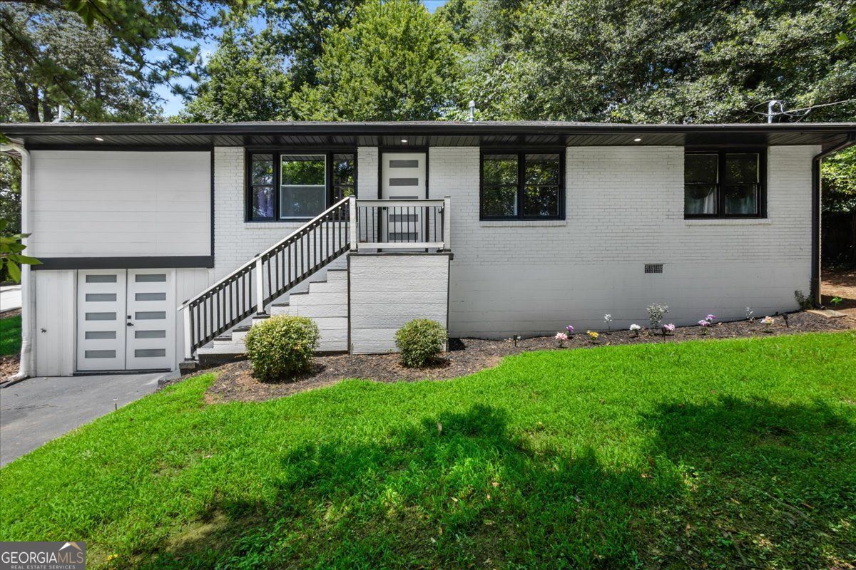 Property Photo: 1994 Brenda Drive GA 30168