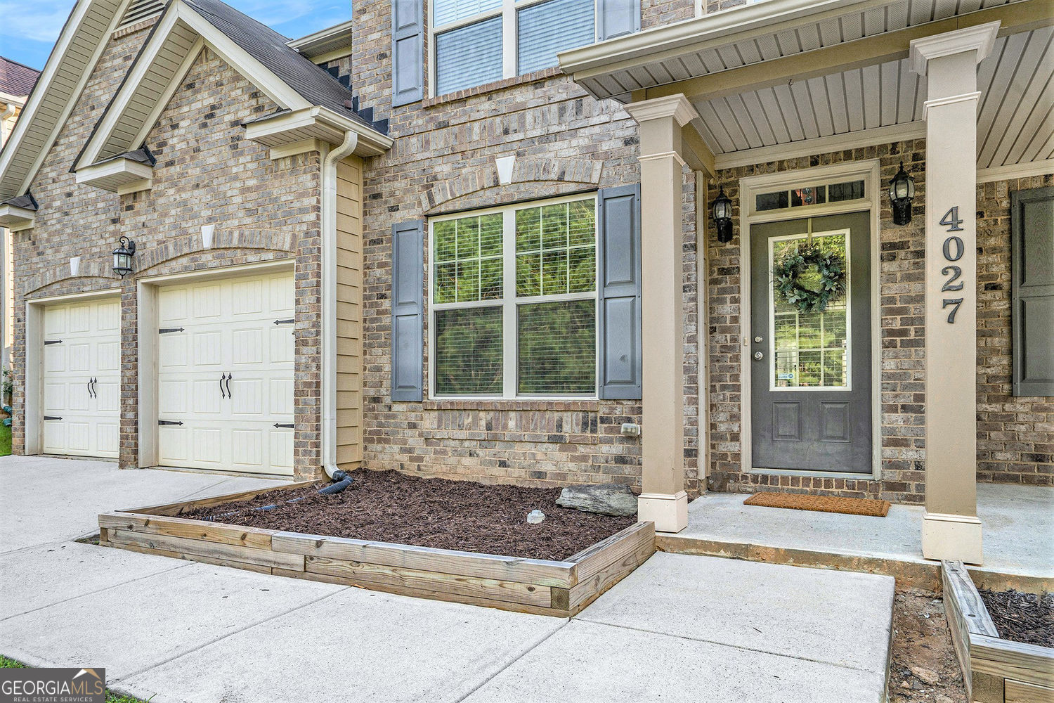 Property Photo: 4027 Dinmont Chase GA 30349