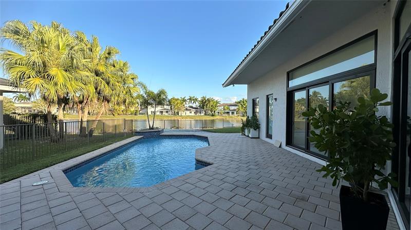 2550 Jardin Ter  Weston FL 33327 photo