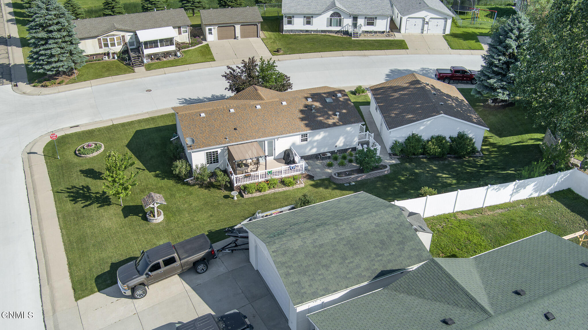 Property Photo: 1703 N Valley Loop ND 58503