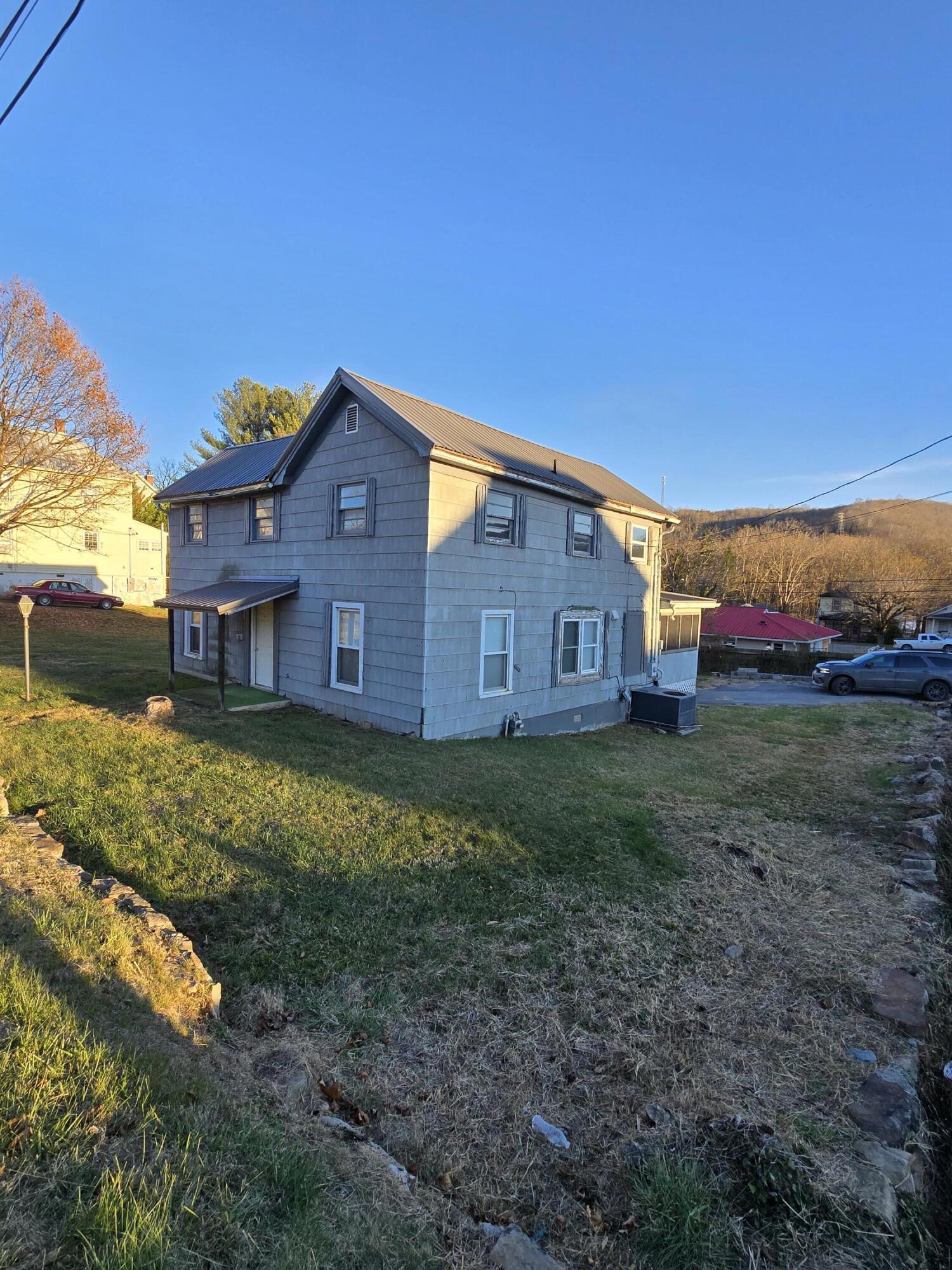 Property Photo: 615 Pocahontas Ave WV 24970