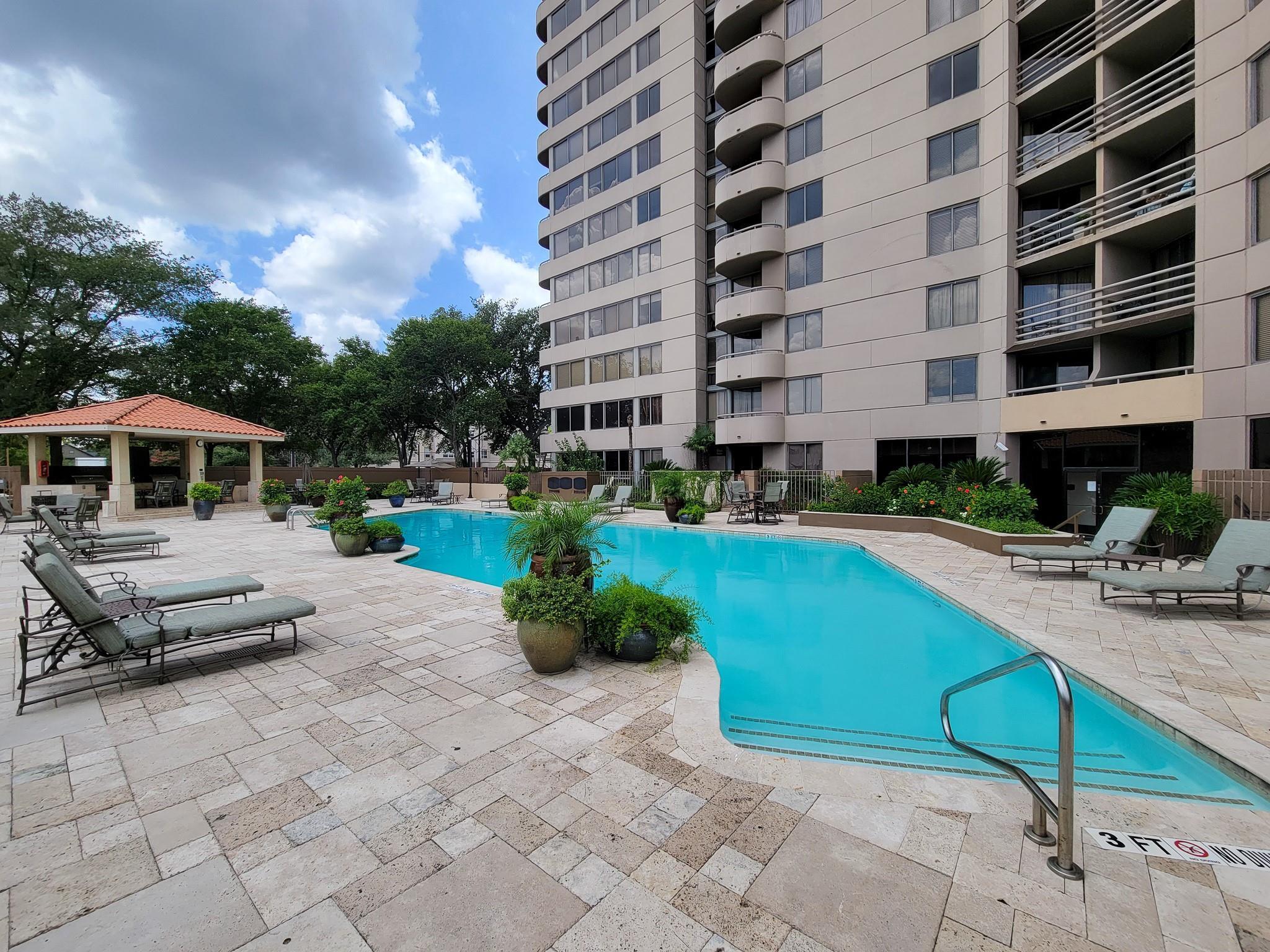 Property Photo: 3525 Sage Road 303 TX 77056