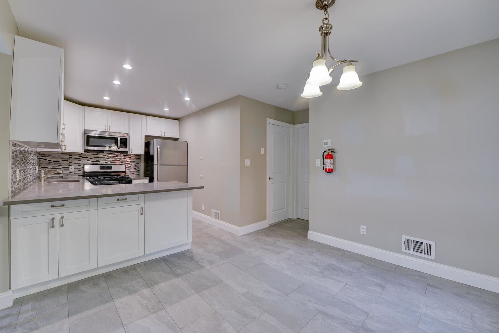 Property Photo:  98 Sandpiper Key  NJ 07094 