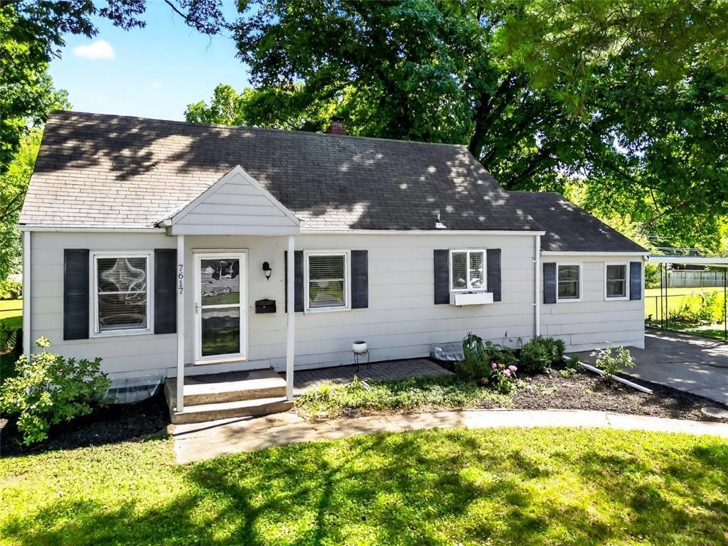 7617 W 63rd Terrace  Overland Park KS 66202 photo