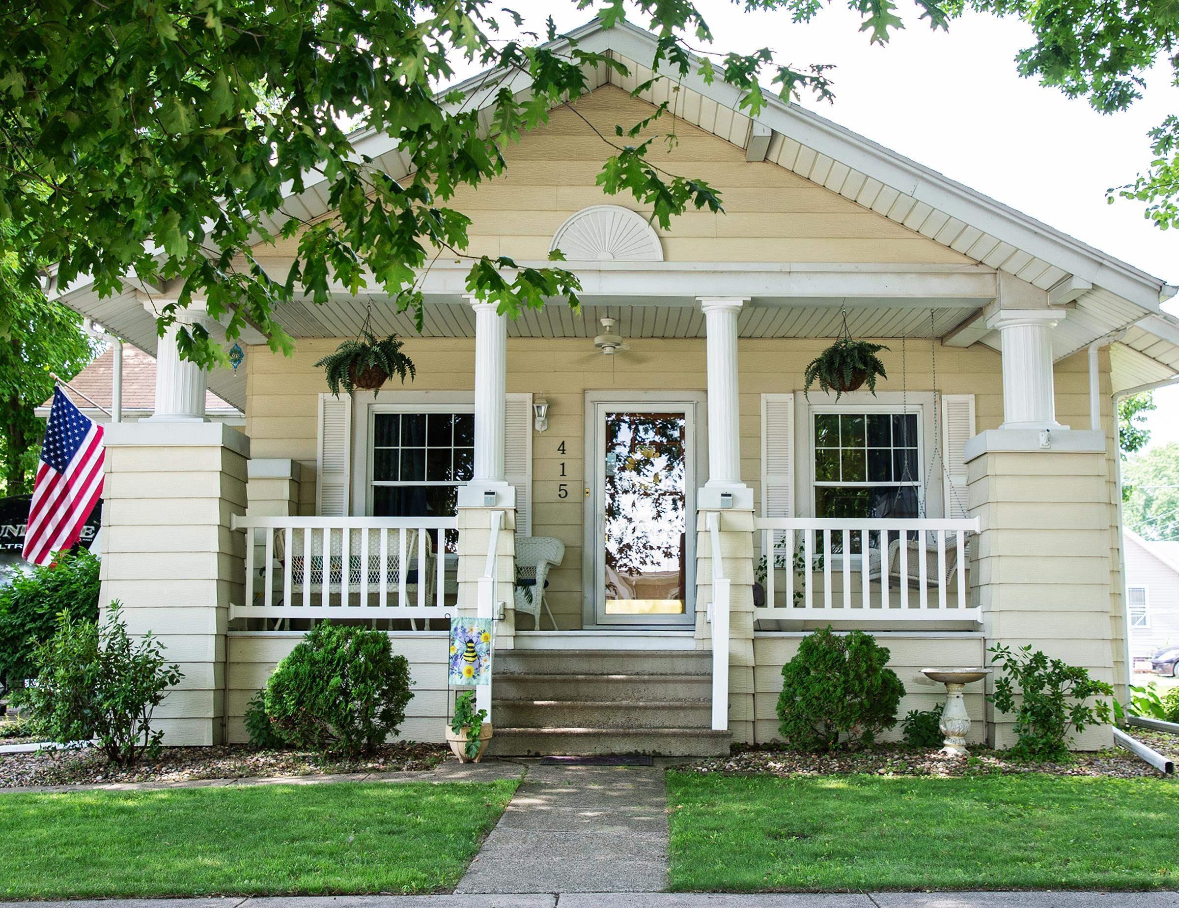 Property Photo: 415 Locust Street IA 50602