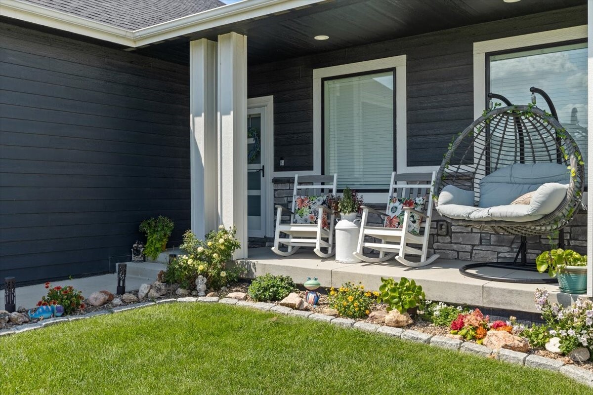 Property Photo:  3408 NW Reinhart Drive  IA 50023 