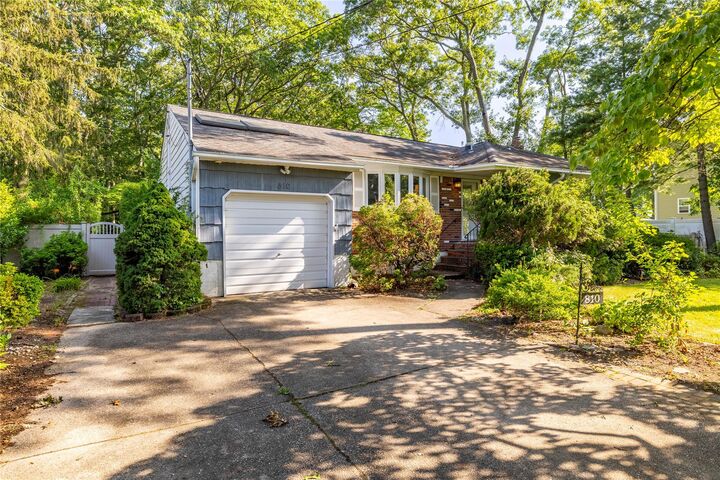 Property Photo:  810 Tooker Avenue  NY 11704 