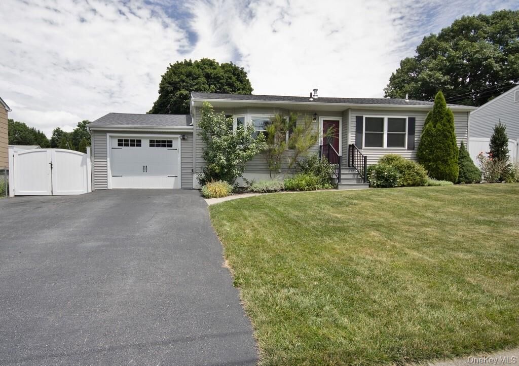Property Photo: 33 Crescent Drive NY 12508