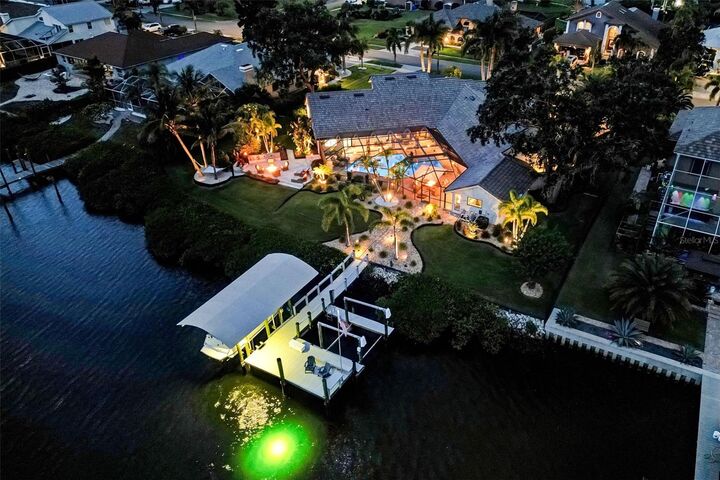 Property Photo: 6605 Seabird Way FL 33572