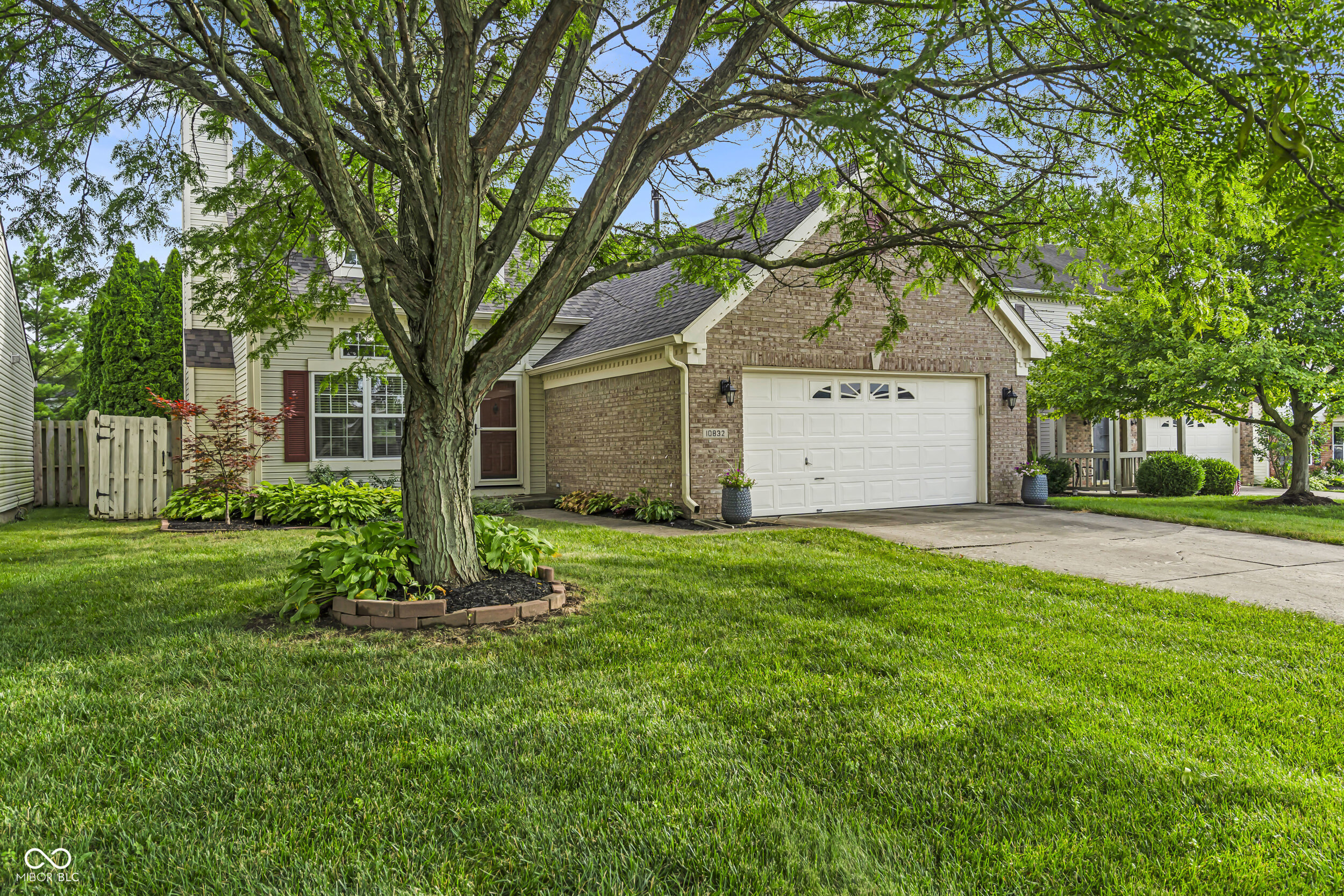 Property Photo: 10832 Washington Bay Drive IN 46037