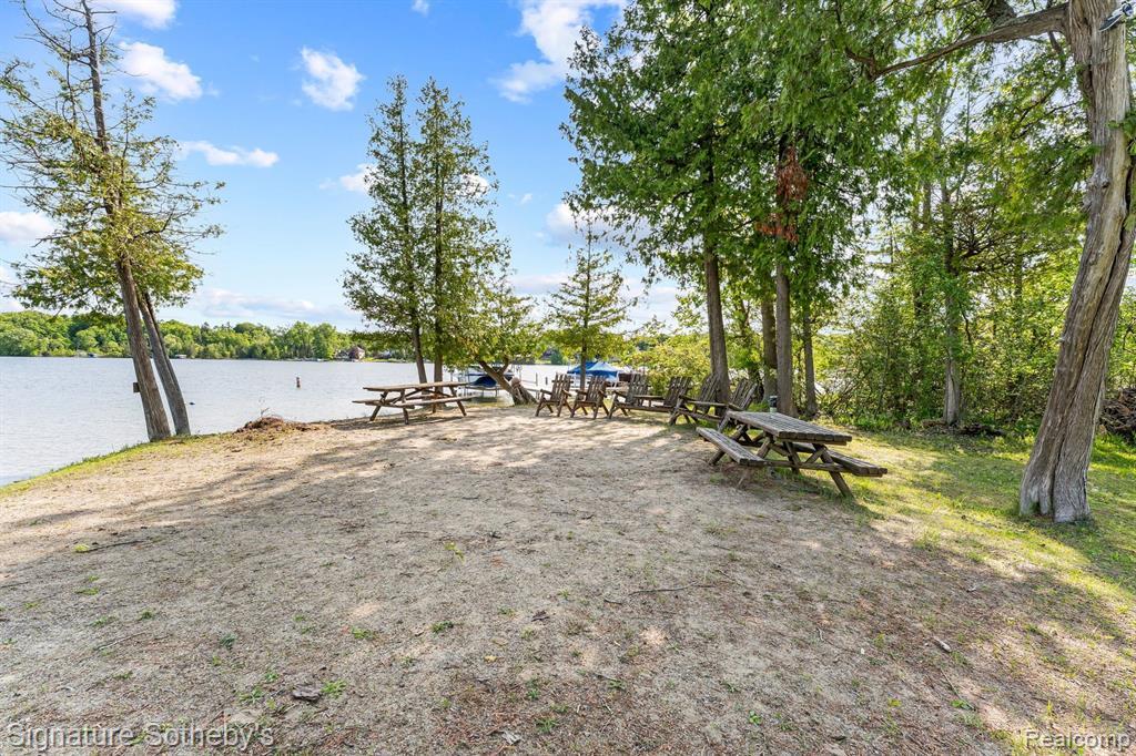 Property Photo: 6897 Deerhill Drive MI 48346 1305