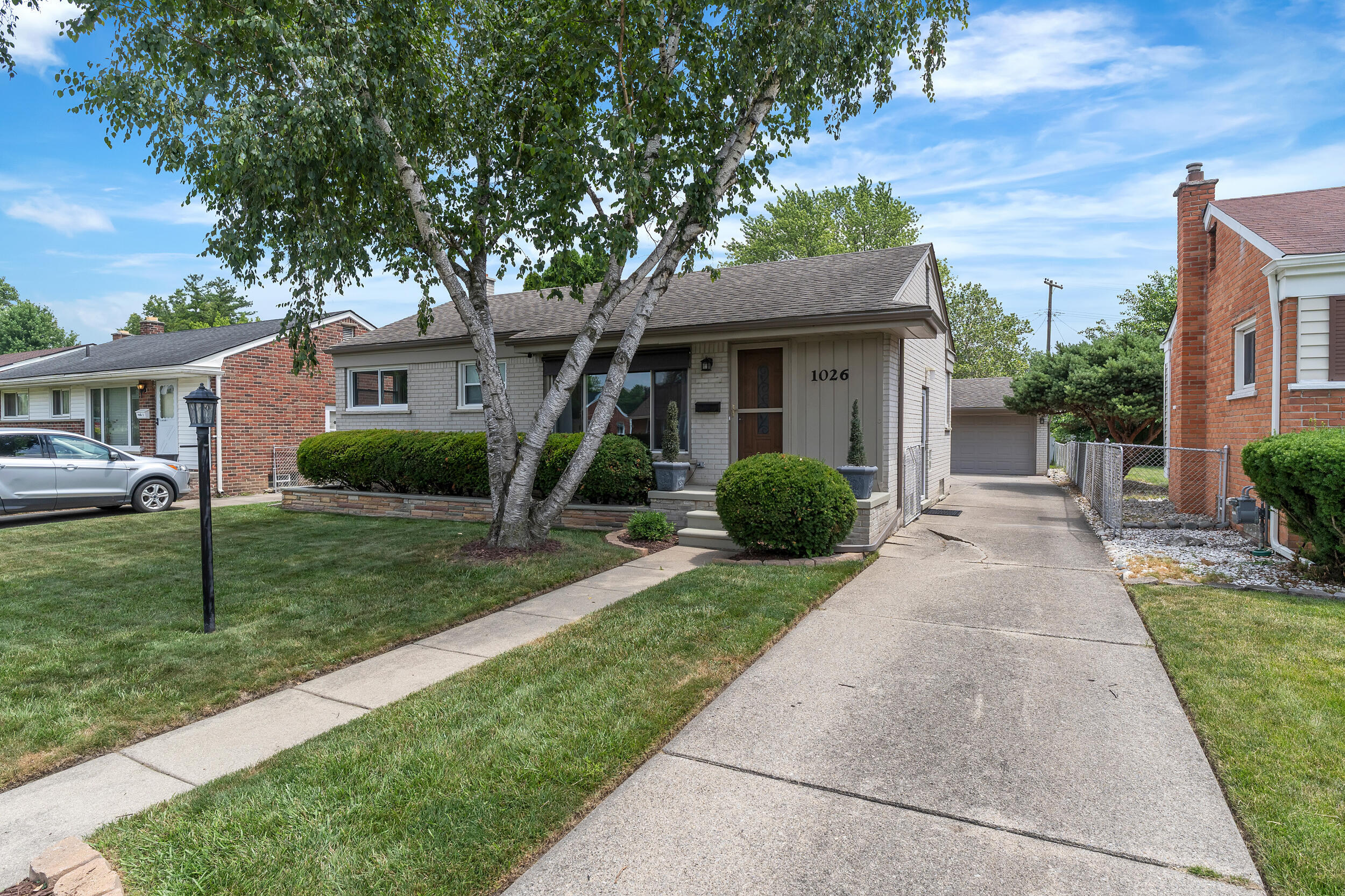 Property Photo: 1026 Cardwell Street MI 48135