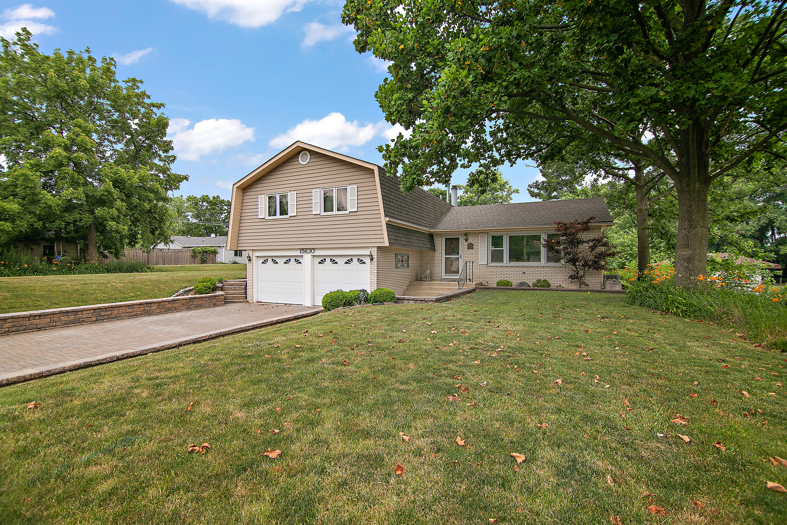 Property Photo: 15630 Le Claire Avenue IL 60452