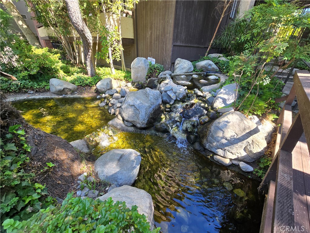 Property Photo: 13214 Moorpark Street 201 CA 91423