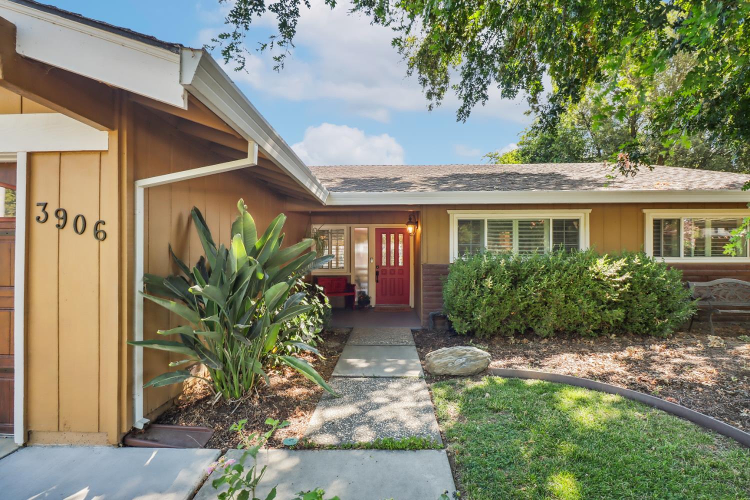 Property Photo: 3906 Washoe Street CA 95618