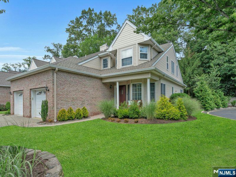 111 Trotters Lane  Allendale NJ 07401 photo
