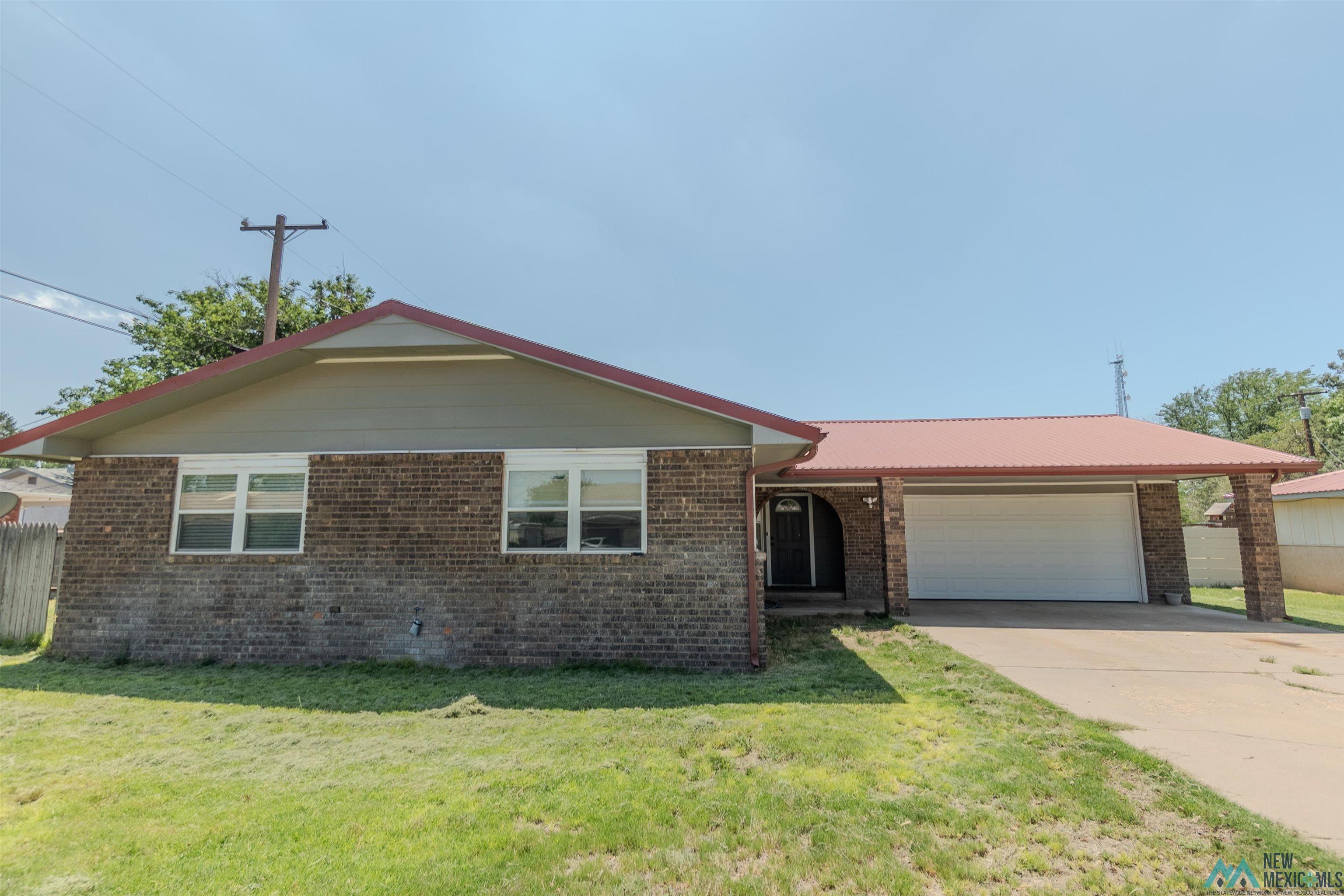 Property Photo:  1716 S Avenue M  NM 88130 