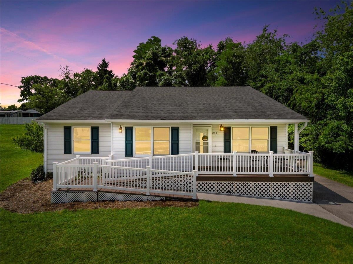 Property Photo: 819 Seventeenth Street VA 24141