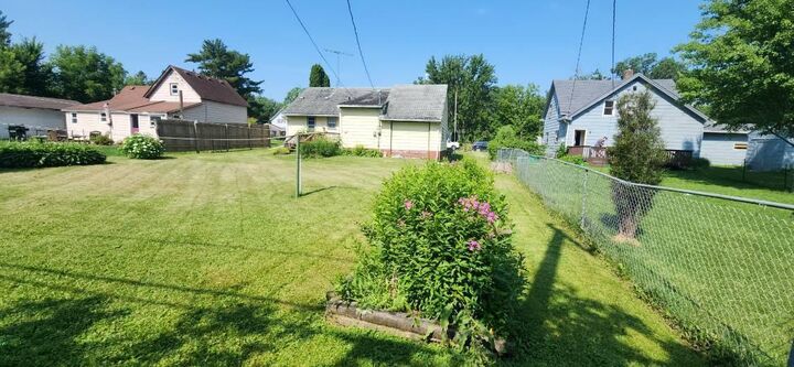 Property Photo:  320 Grove Street N  MN 55051 