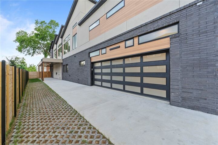 Property Photo: 609 SW 4th Street AR 72712