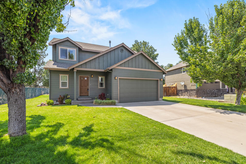 Property Photo: 3722 Birddog Drive OR 97603