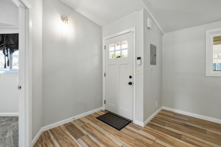 Property Photo: 6160 Delaware Avenue OR 97603