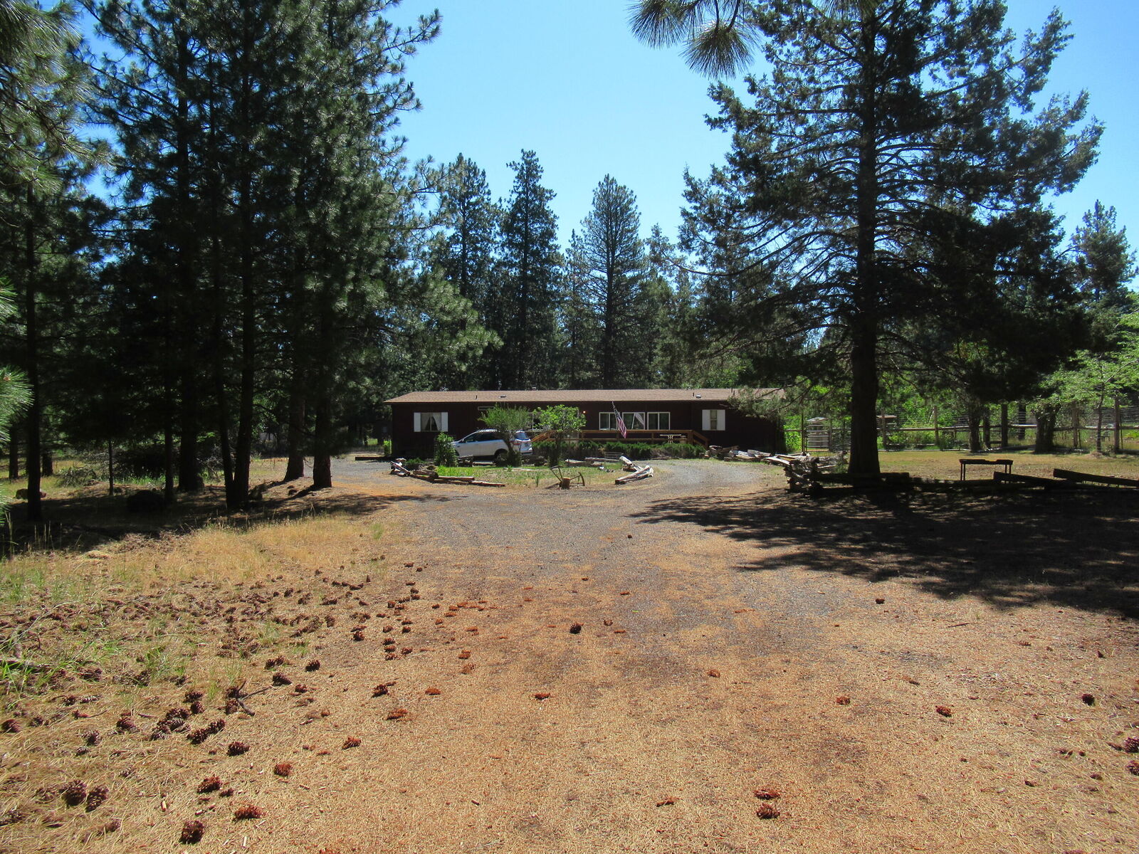Property Photo: 12670 Kann Springs Lane OR 97627