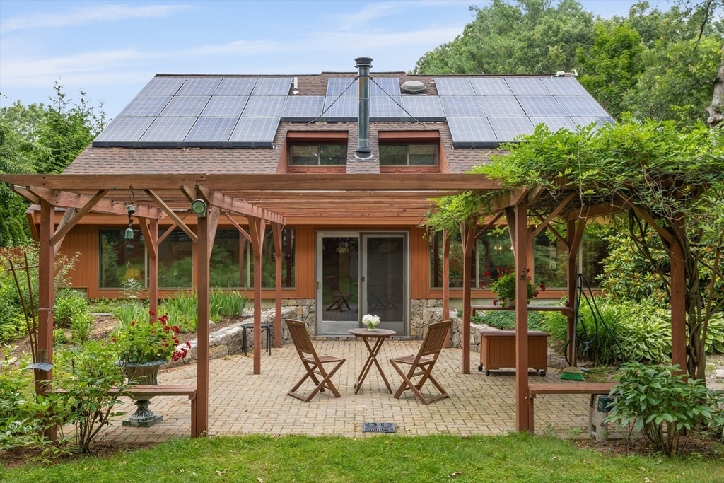Property Photo:  22 Kinsley Rd  MA 01720 
