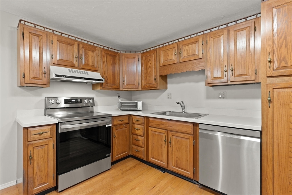 Property Photo: 15 Thompson Dr 15 MA 02368
