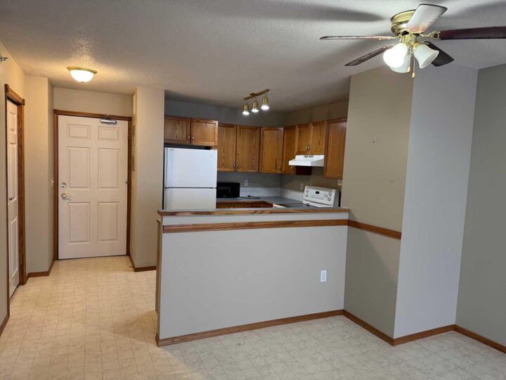 Photo de la propriété: 5026 49 Street 208 AB T4H 1V7