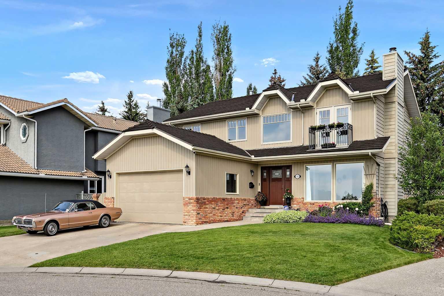 Photo de la propriété: 163 Woodhaven Crescent SW AB T2W 5R3
