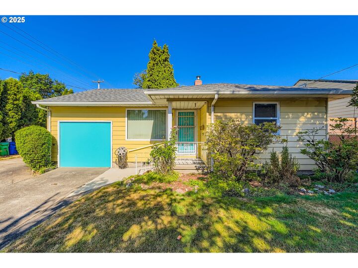 Property Photo:  9832 N Van Houten Ave  OR 97203 