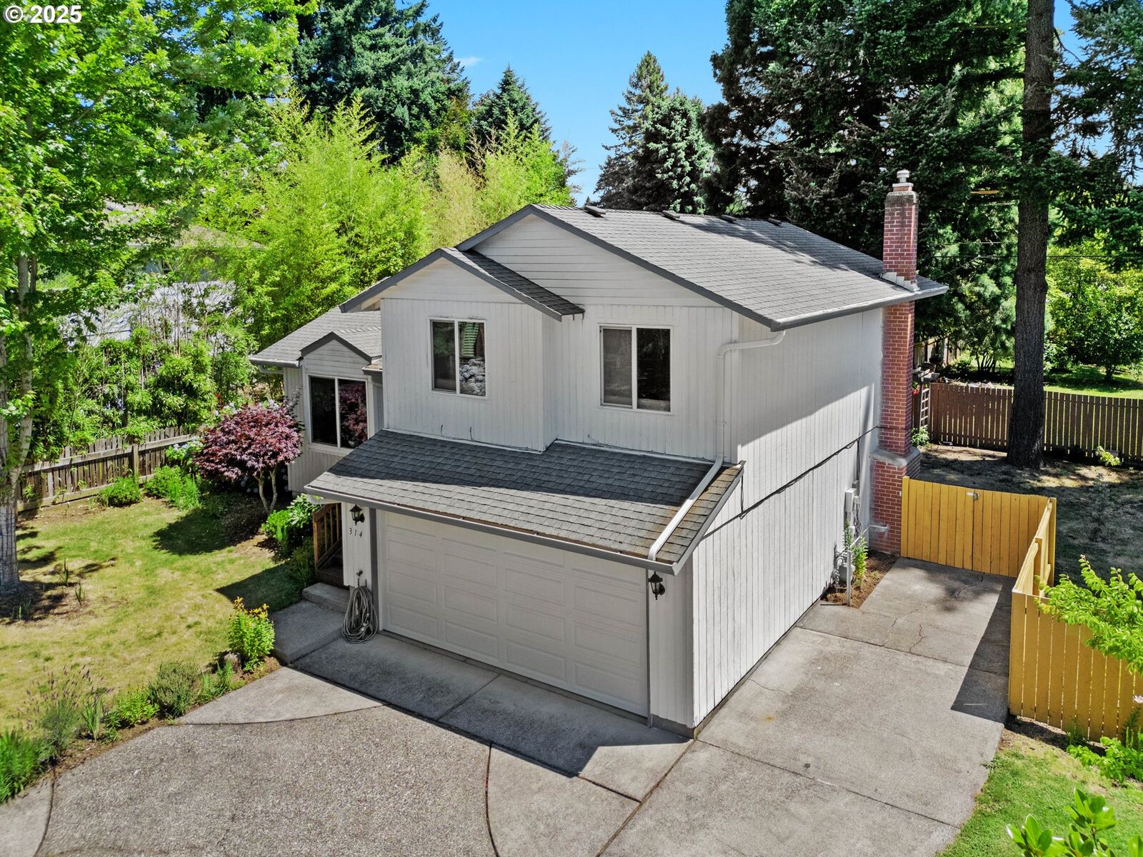 Property Photo: 314 SE 151st Ave OR 97233