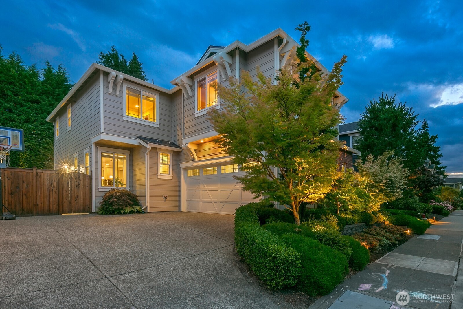 Property Photo: 3913 W Briarcliff Lane WA 98199