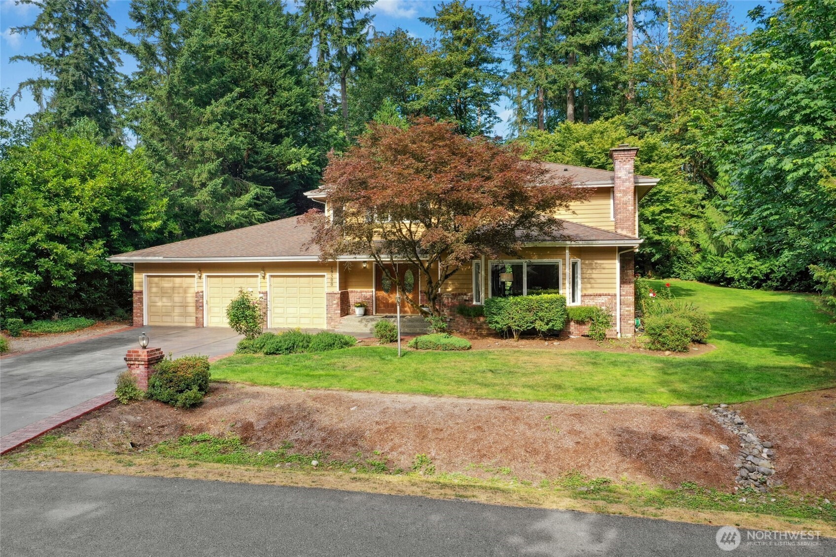Property Photo: 19500 189th Place NE WA 98077