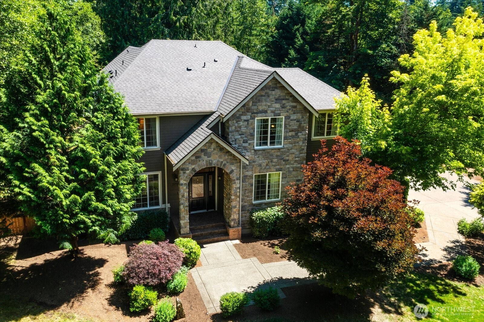 Property Photo: 19735 183rd Way SE WA 98058