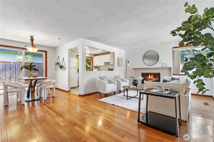 Property Photo:  15740 NE 1st Street  WA 98008 