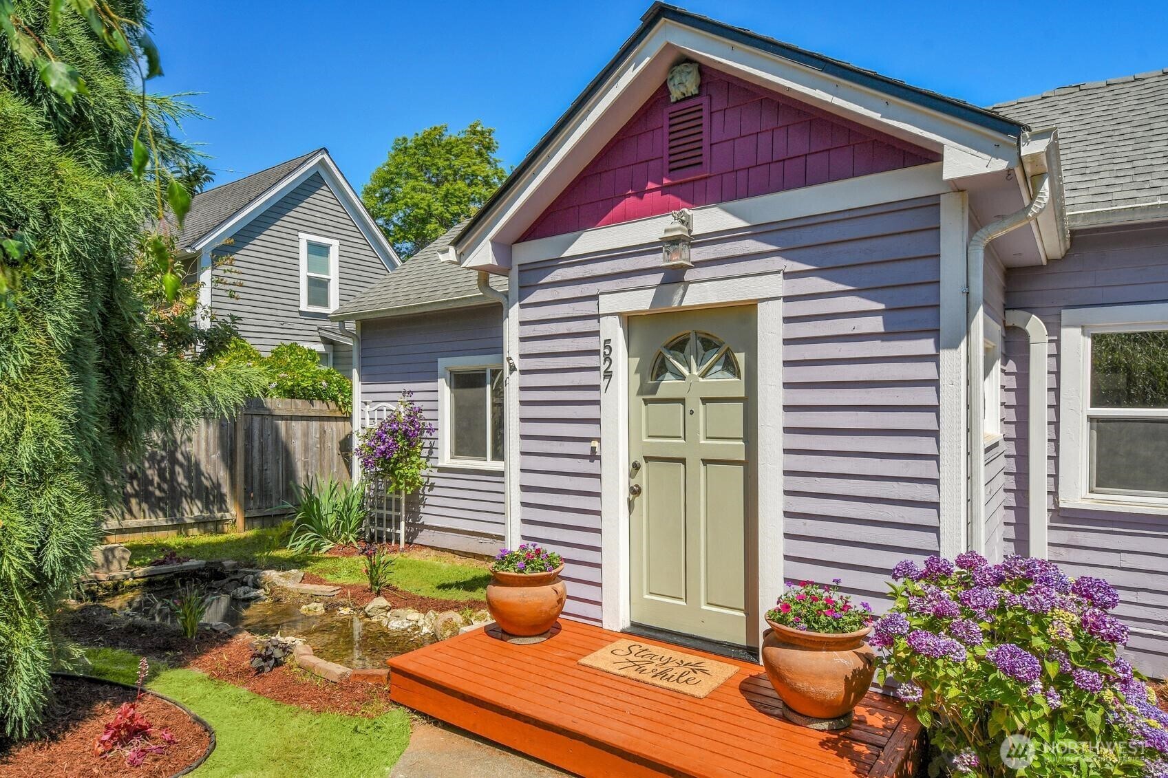 Property Photo:  527 Ave  B  WA 98290 