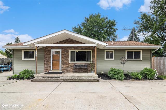 Property Photo: 5645 Dvorak Street MI 48346