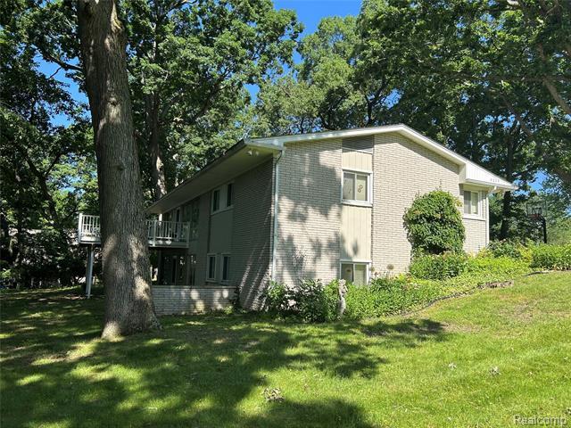 4230 Wendell Road  West Bloomfield Twp MI 48323 photo