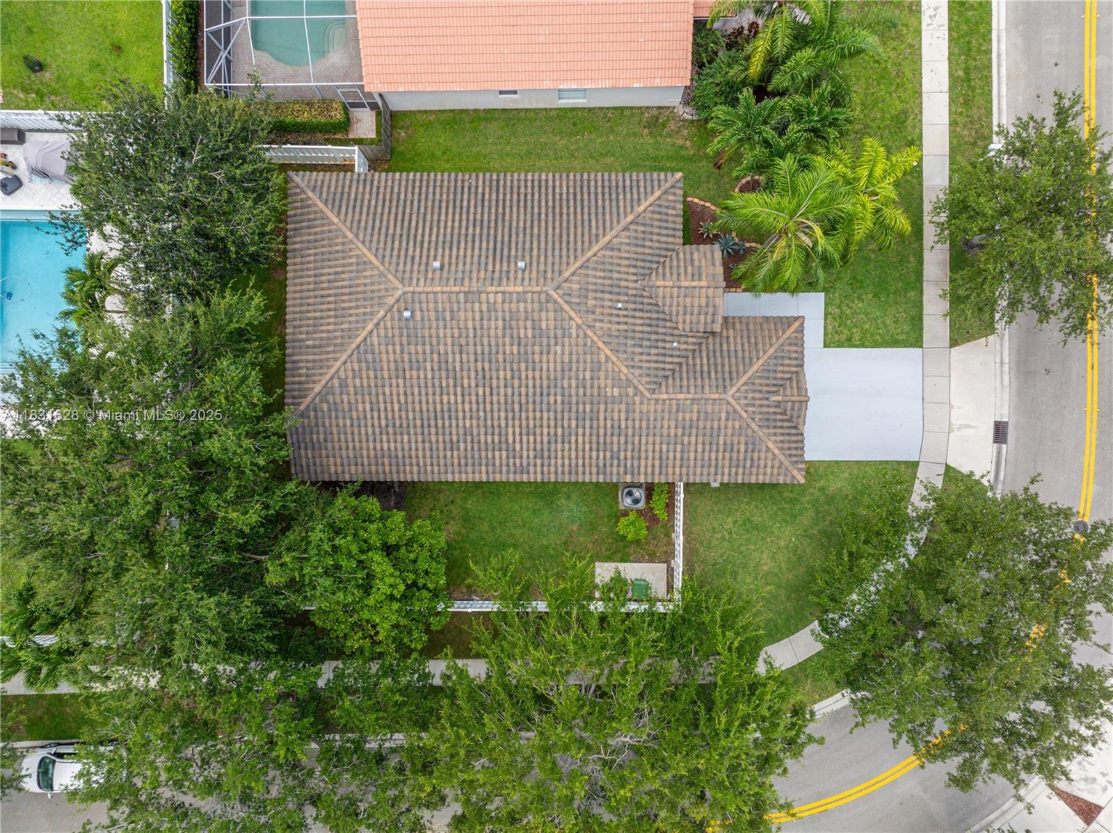 Property Photo: 1122 NW 143rd Ave FL 33028