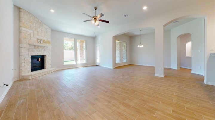 Property Photo: 225 Sycamore Ct TX 77657