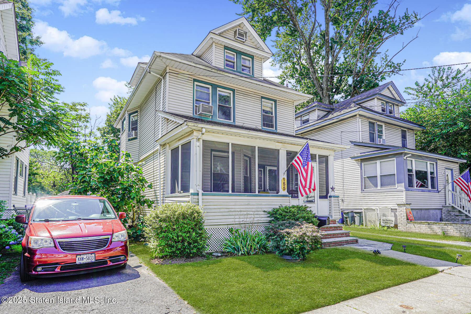 Property Photo:  155 Cortlandt Street  NY 10302 