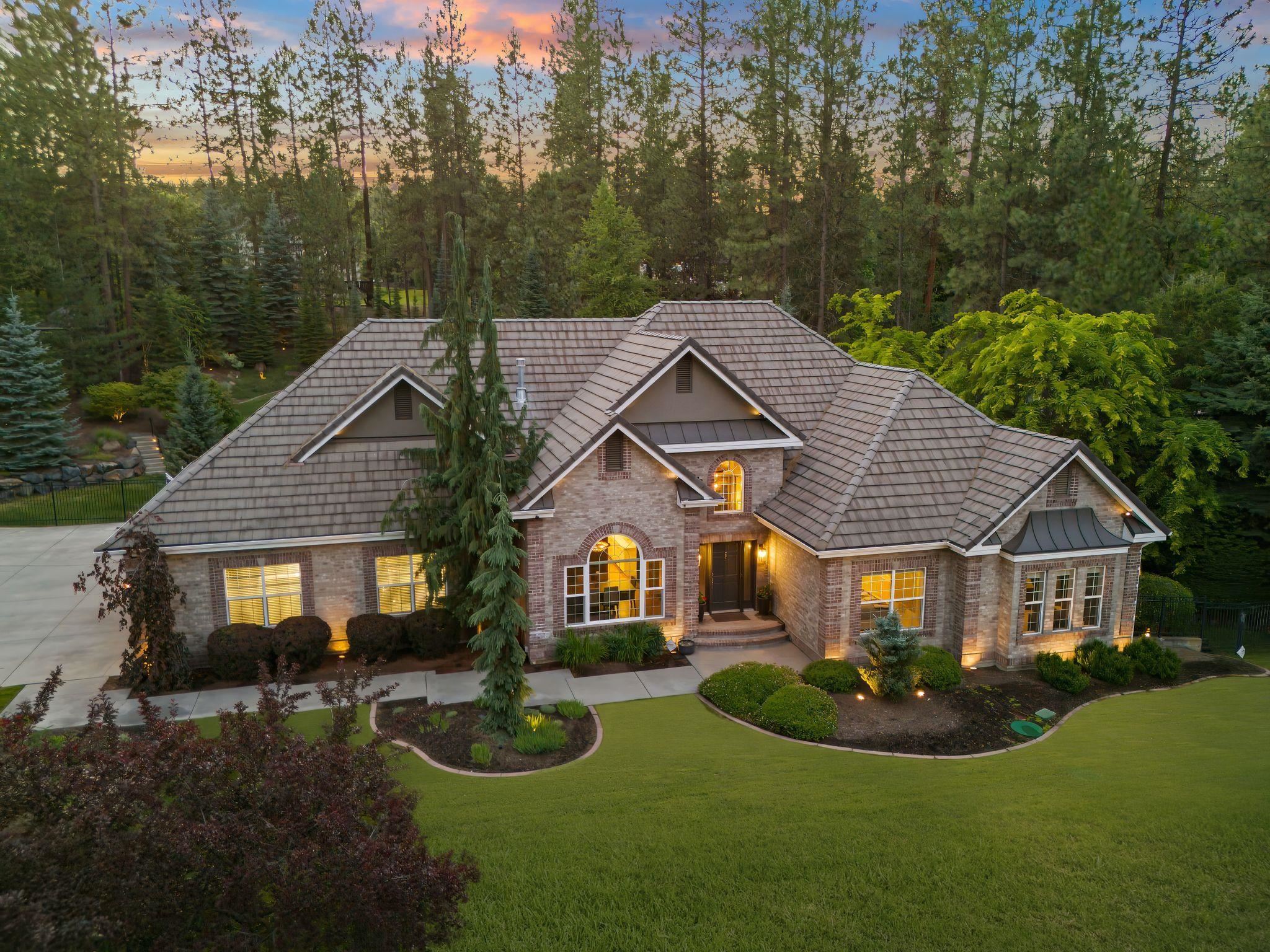 Property Photo: 1611 E Heritage Ln WA 99208