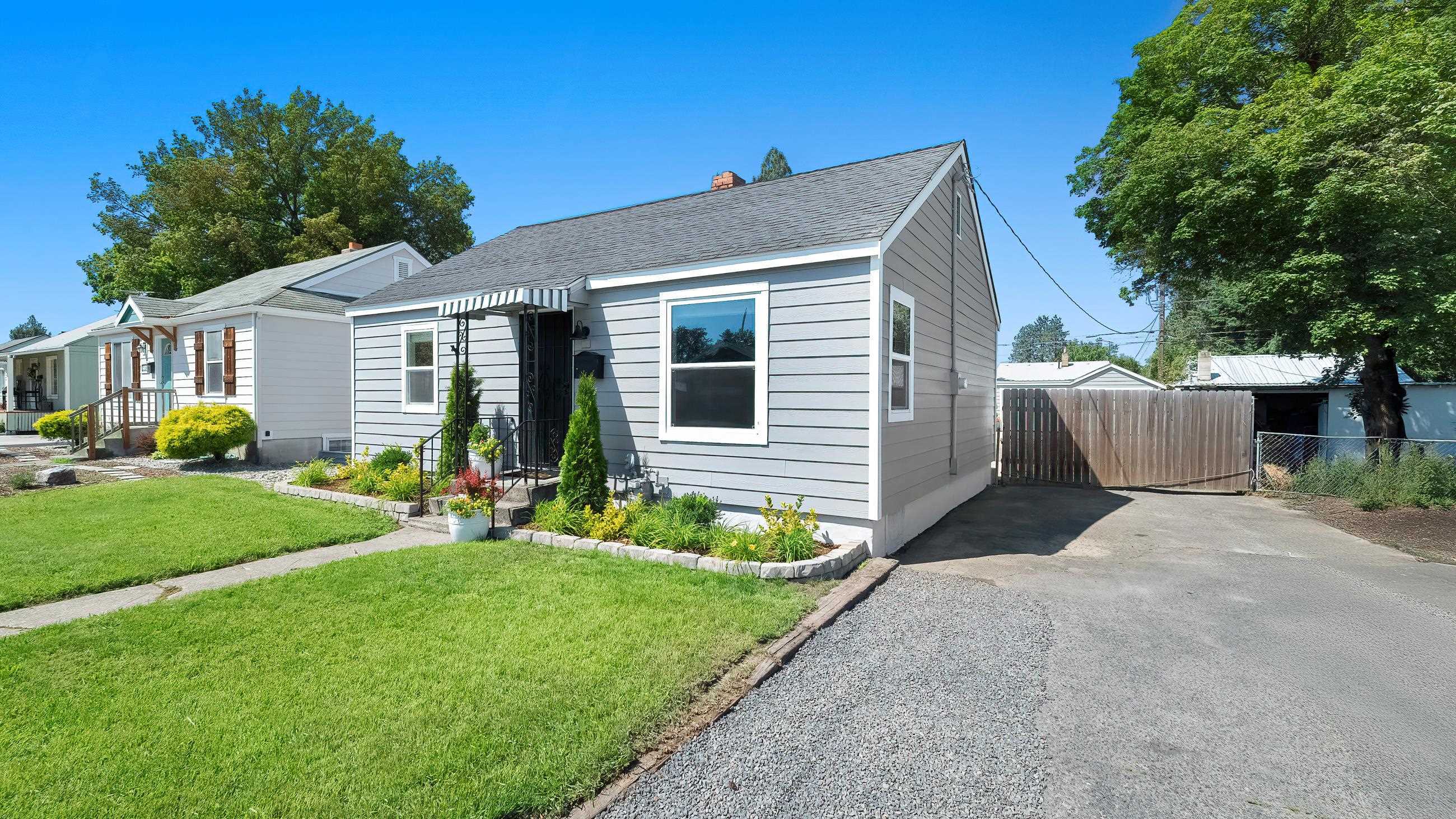 Property Photo: 6017 N Wall St WA 99205
